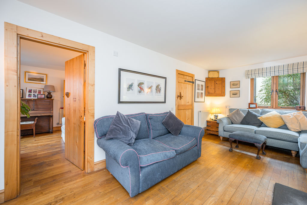 Sitting Room- click for photo gallery